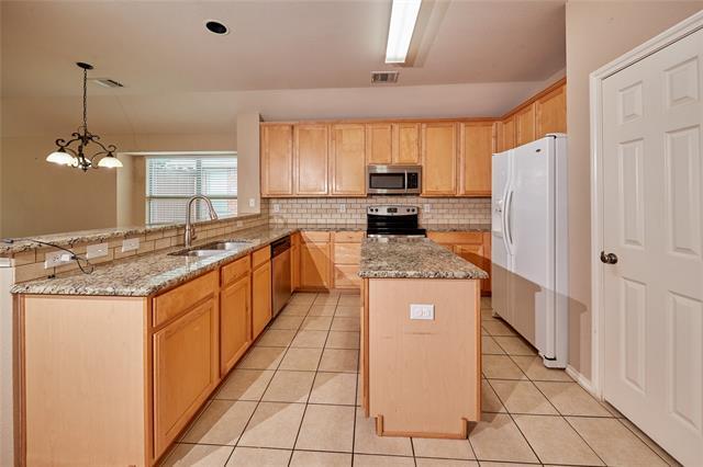 Building Photo - 4616 Brighton Dr