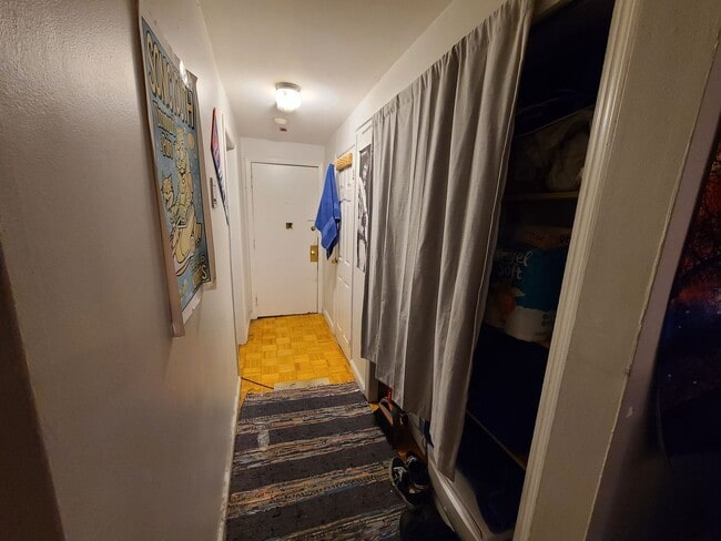 Building Photo - Close to T stop - Cleveland Circle - On site laundry