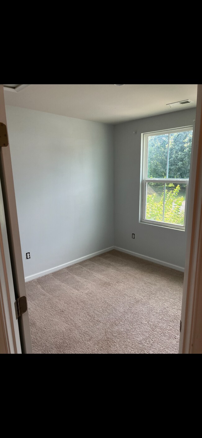 Building Photo - 1203 Lakeview Cove