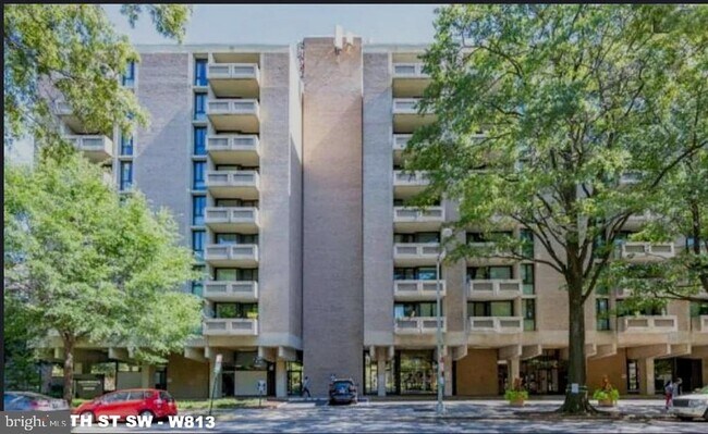 Building Photo - 1250 4th St SW