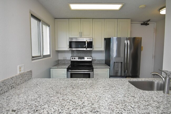 Building Photo - Live the Happy Life at Lele Pono – Aiea