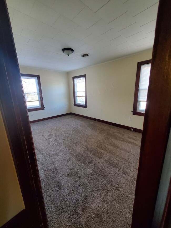 Building Photo - 2 Bed 1 Bath 900 SQFT Home in Bolivar!