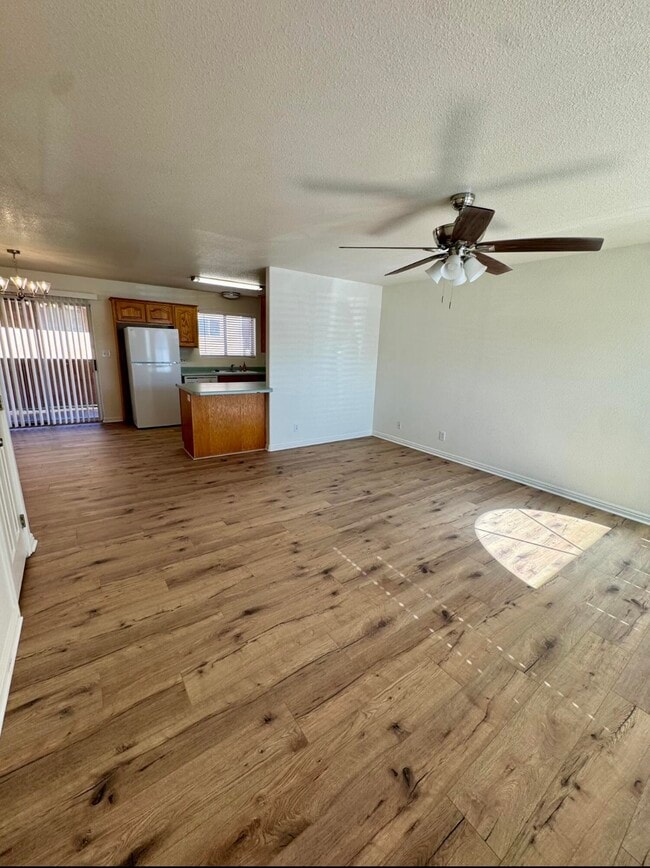 Building Photo - 1122 E 300 S