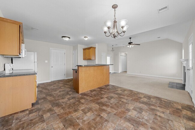 Building Photo - 3 Bedroom Home For Rent Near St. B Area!