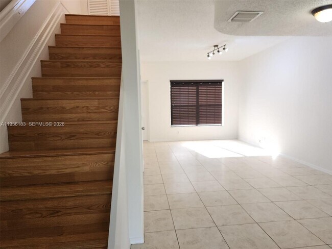 Building Photo - 289 Duval Ct