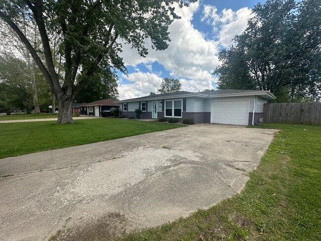 Building Photo - 2063 W Highland Ln