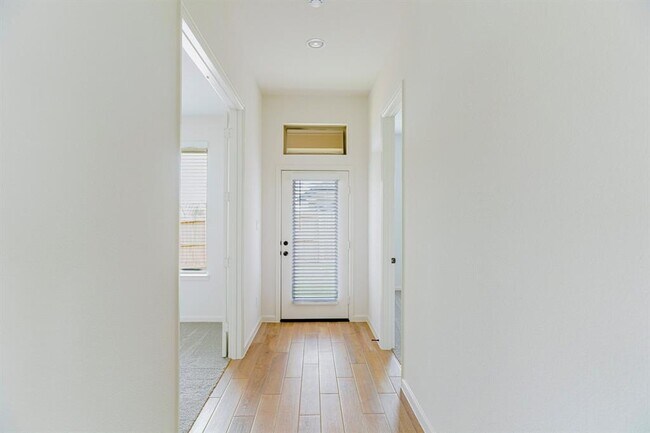 Building Photo - 2711 Sunrise Fld Ln