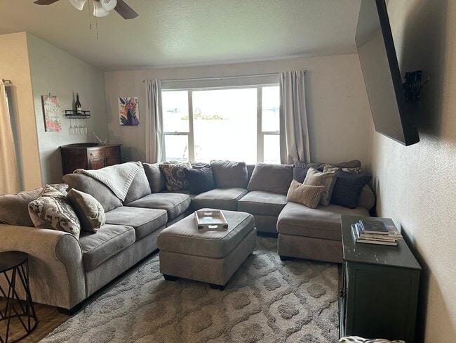 Building Photo - 2441 Roan Ridge Rd