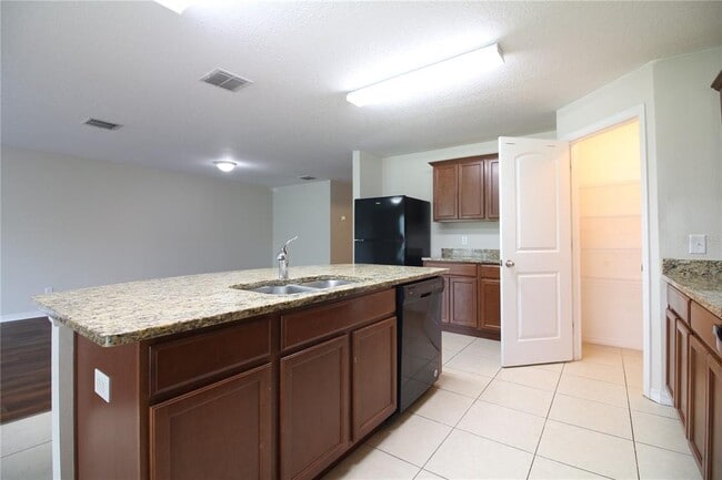 Building Photo - 5509 Superior Dr