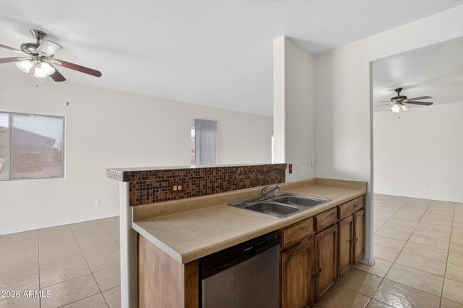 Building Photo - 1476 E Avenida Grande