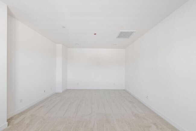 Building Photo - 35923 Hinkey St