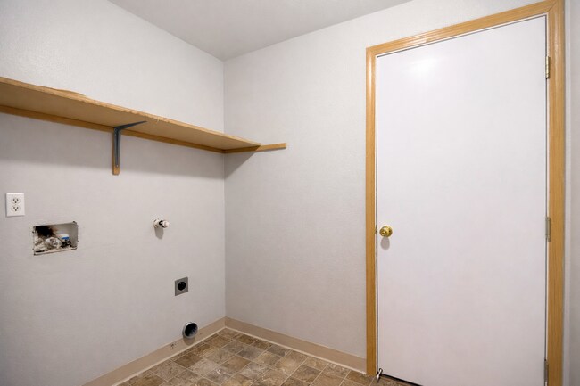 Building Photo - 2917 NW Watkins Ct