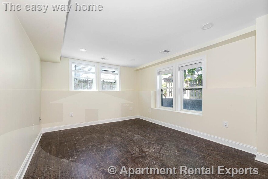 Building Photo - 70 Stanley Ave