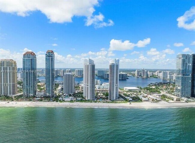 Building Photo - 18101 Collins Ave