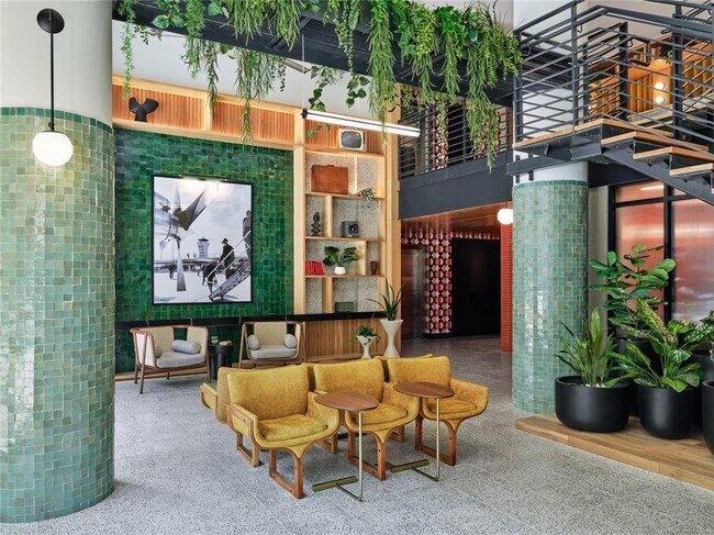 Building Photo - 1701 Simond Ave Ave