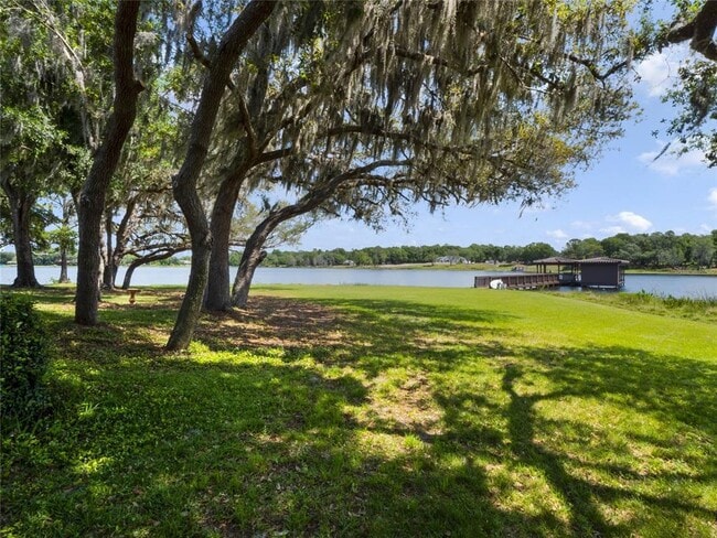 Building Photo - 1911 Lake Markham Preserve Trail