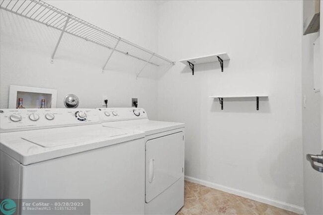 Building Photo - 4742 Sierra Ln