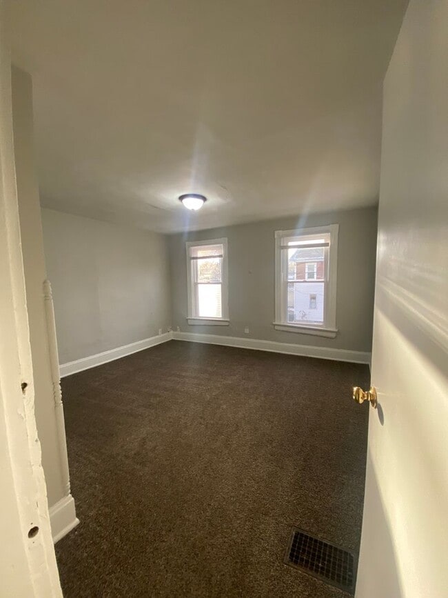 Building Photo - 504 McKinley Ave