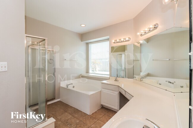 Building Photo - 12831 Pheasant Lake Ct