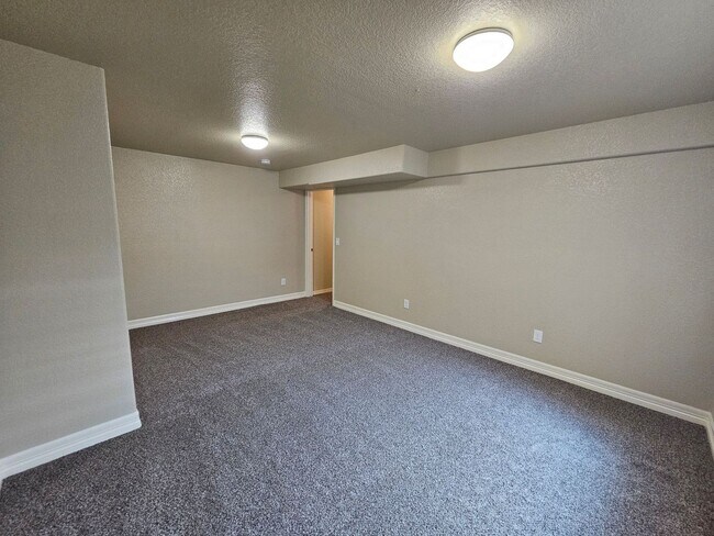 Building Photo - 6471 Stingray Ln