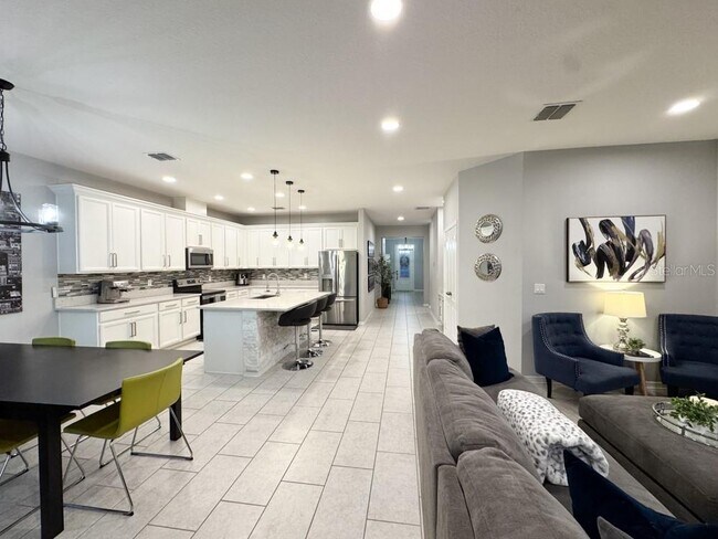 Building Photo - 1738 Farmstead Ln