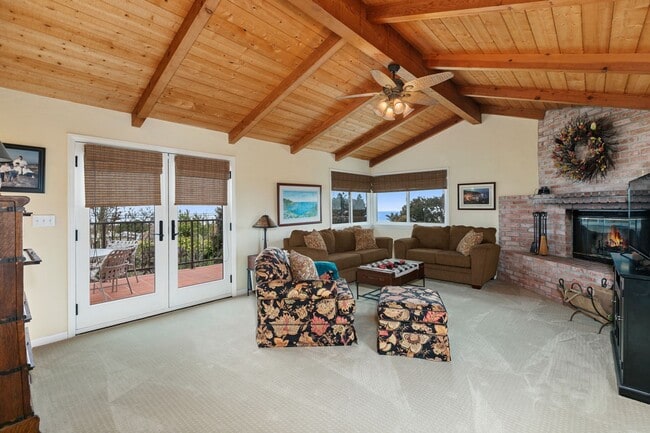 Building Photo - 4BD/2.5BA California Coastal Home with Swe...