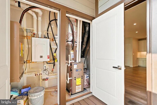 Building Photo - 4399 Peach Lily Ln