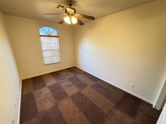 Building Photo - Gorgeous 3BED / 2.5 BATH home located in the gated community of Peccole Ranch!