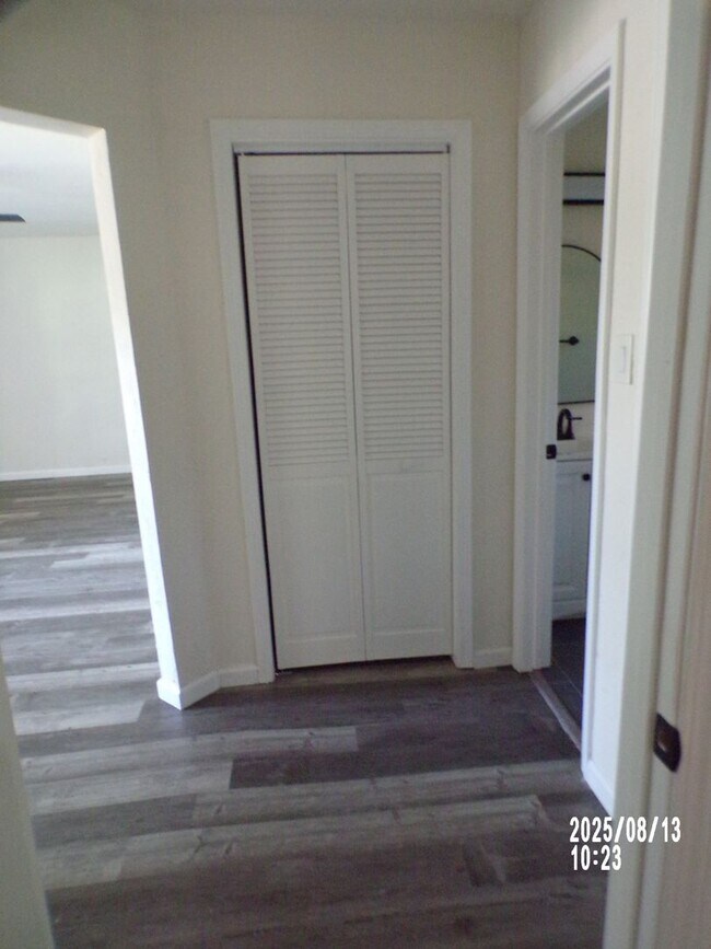 Building Photo - Move In Special: $200 off on The First Full Month' Rent!