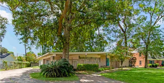 Primary Photo - 1925 Driskill St