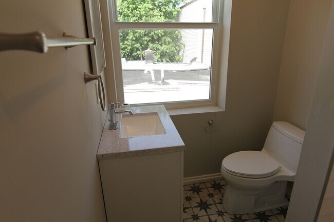 Building Photo - 3945 Baring St