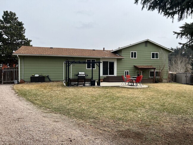 Building Photo - 4 Bedroom Updated Home in Garden Ranch