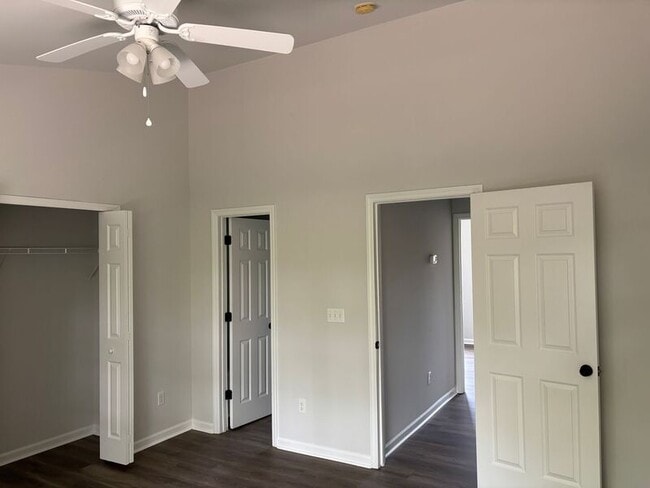 Building Photo - 122 Hornby Cir