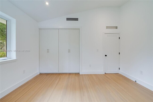 Building Photo - 12535 Moss Ranch Rd