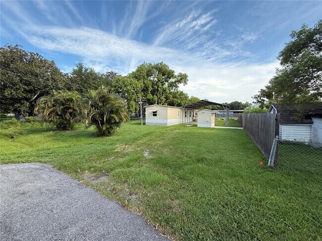 Building Photo - 255 Trailer Ln