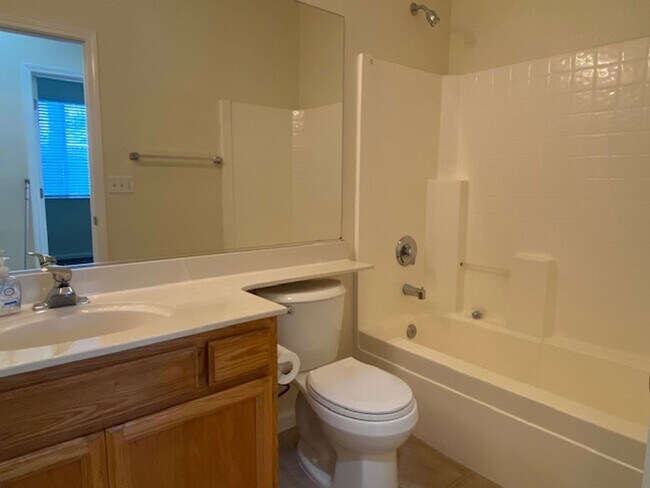 Building Photo - 216 Shanley Ct