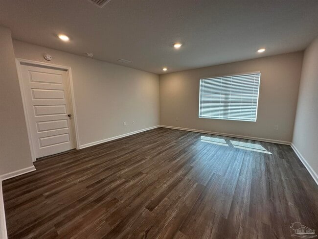 Building Photo - 4014 Whitetail Ln