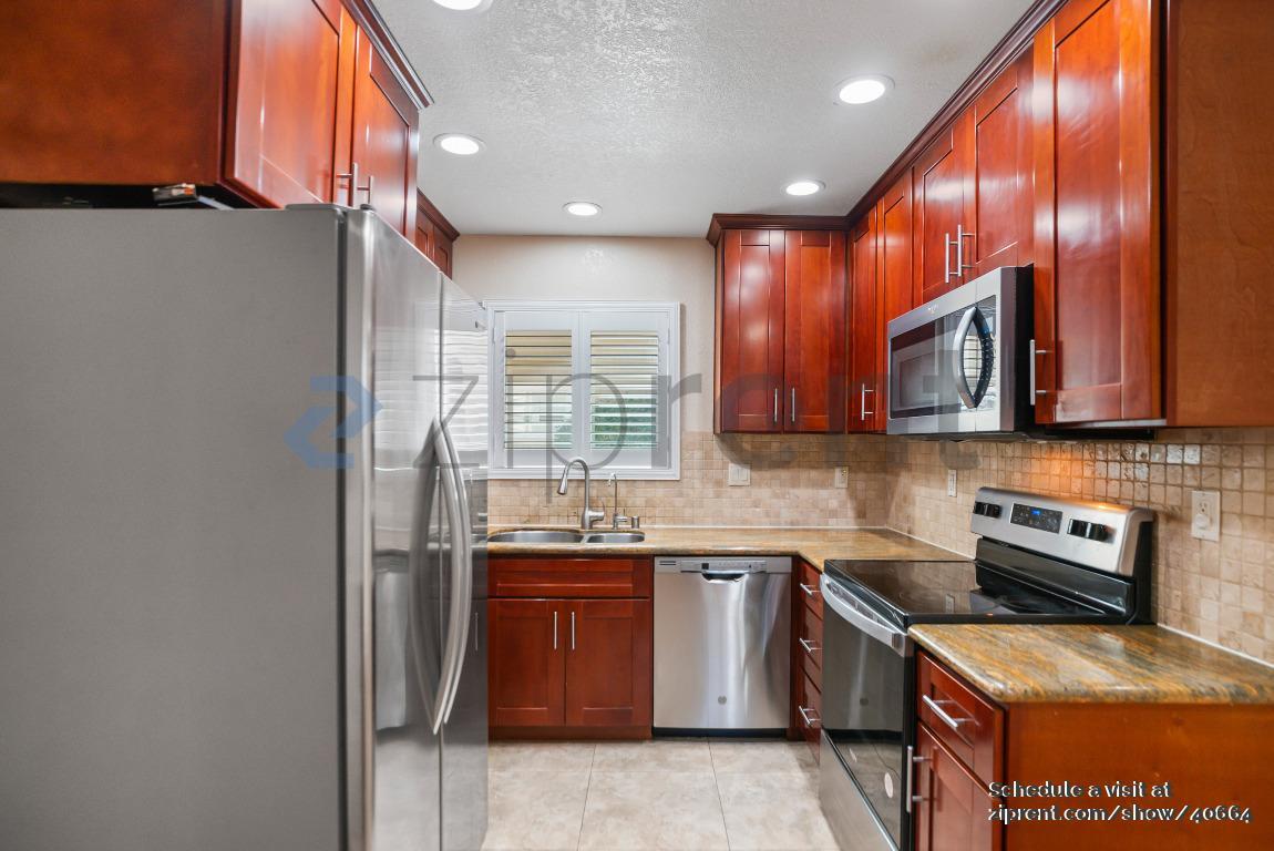 Building Photo - 38596 Athy St