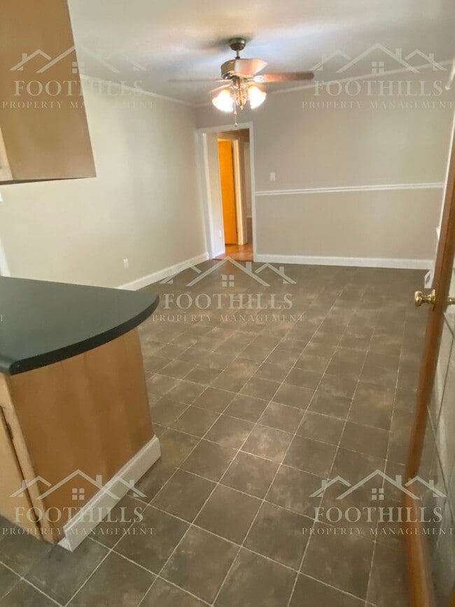 Building Photo - 209 Brentwood Cir