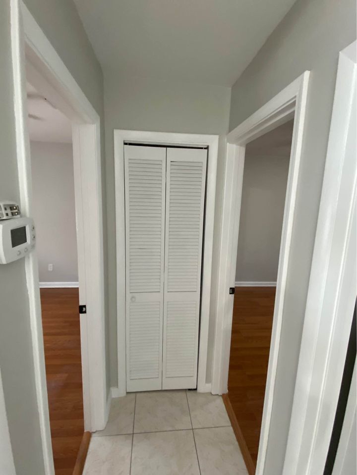 Building Photo - 5204 Beach Dr