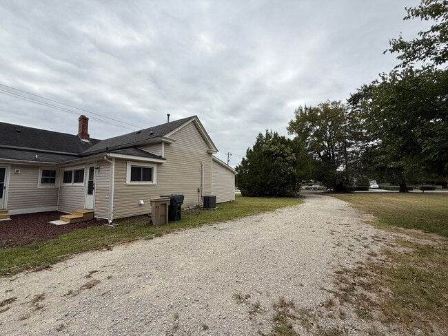 Building Photo - Charming 3BD, 1BA Garner Condo Near White ...