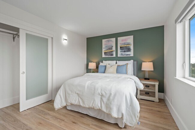 Building Photo - Stunning 4/3 in the Oakland Hills