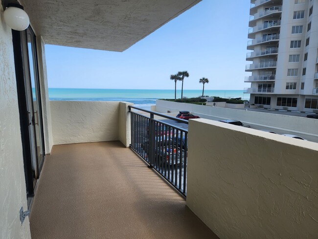 Building Photo - 2 bedroom furnished condo in Oceans Seven ...