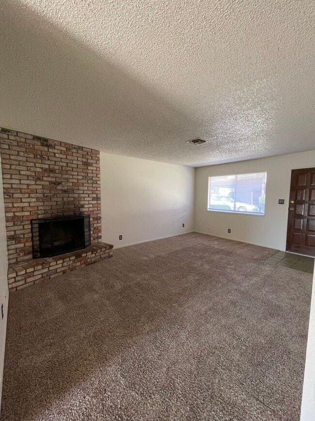 Building Photo - 291 W Alexander Ave