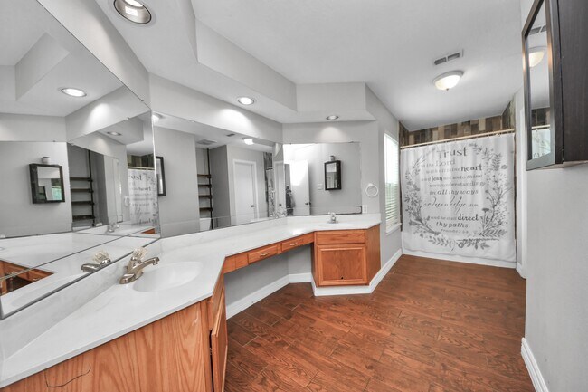 Building Photo - 12303 Gambit Dr
