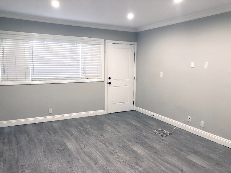 Building Photo - 1824 N Gramercy Pl
