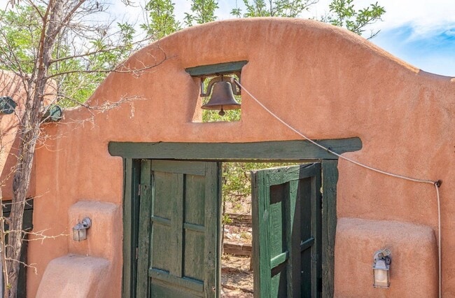 Building Photo - 18 A Destierro Trail