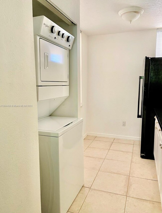 Building Photo - 6800 Cypress Rd