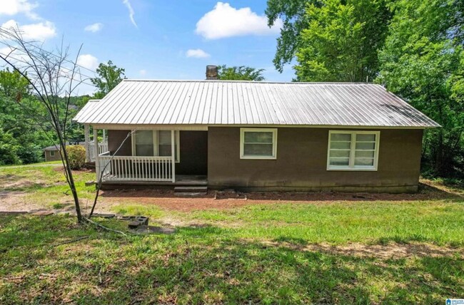 Building Photo - Newly renovated 3 bedroom, 1 bath home