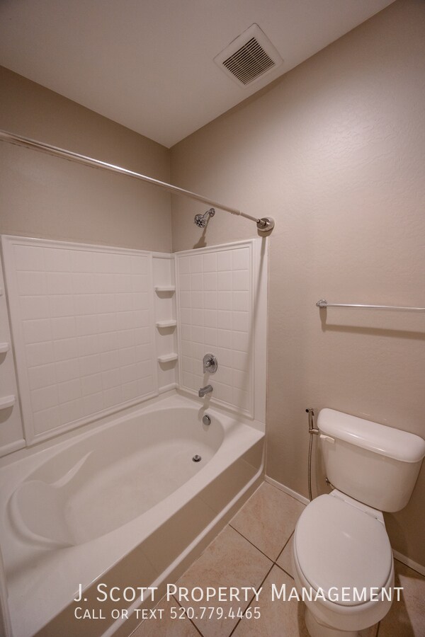 Building Photo - 17737 W Mandalay Ln